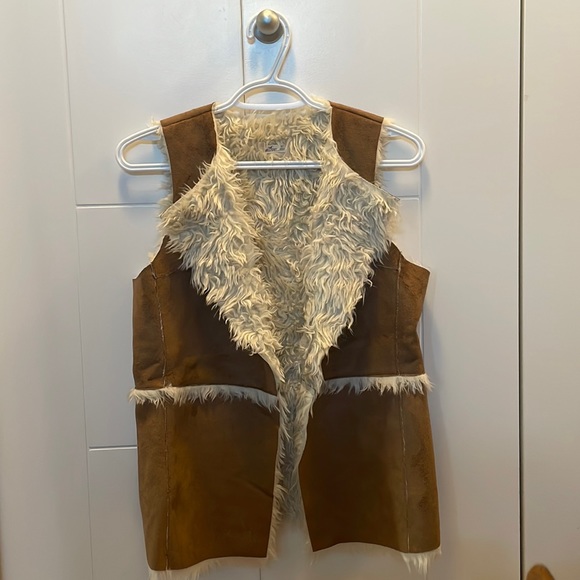 Hollister Fur Vest - Picture 1 of 4